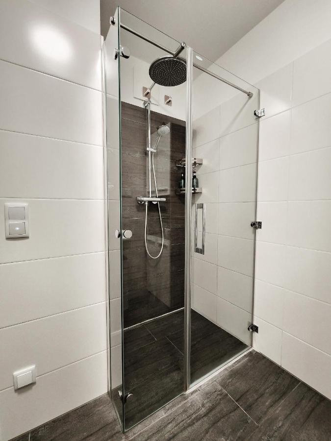 Vienna Green - Modern New Apartment, Old Danube Exterior foto
